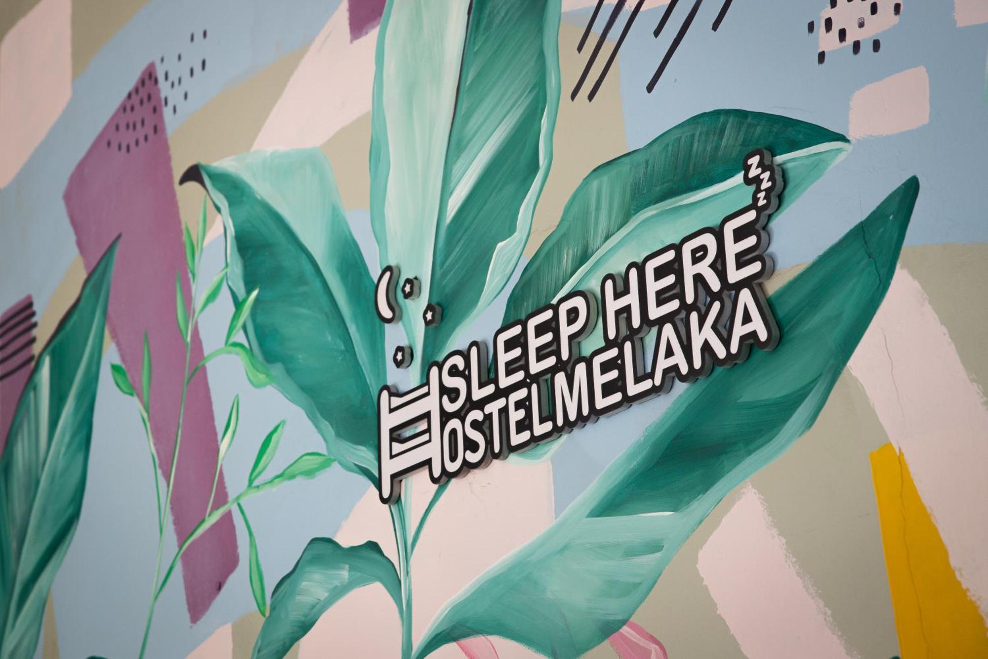 Sleep Here Hostel, Melaka Extérieur photo